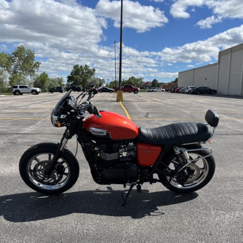 2013 Triumph Bonneville thumb 0