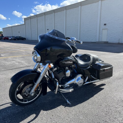 2011 Harley-Davidson Street Glide thumb 2