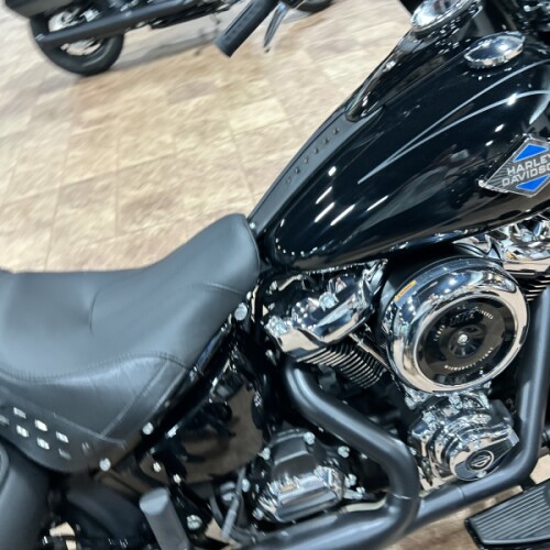  2026 Harley-Davidson® Heritage Classic® thumb 2