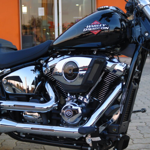 2025 Harley-Davidson® Breakout™ Midnight Firestorm thumb 3