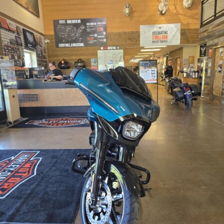 2026 Harley-Davidson® Street Glide®  thumb 2