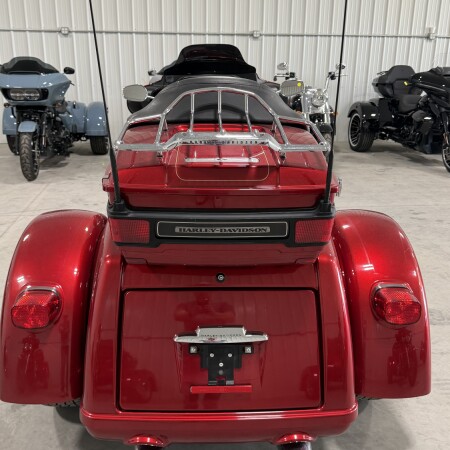2013 Harley-Davidson® Tri Glide™ Ultra Classic® EMBR RED SUNGLO W/ PINSTRIP thumb 1