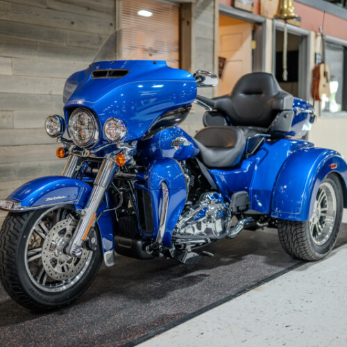 2024 Tri Glide™ Ultra (FLHTCUTG) thumb 3
