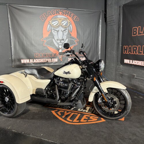 2023 Harley-Davidson® Freewheeler® FLRT thumb 2