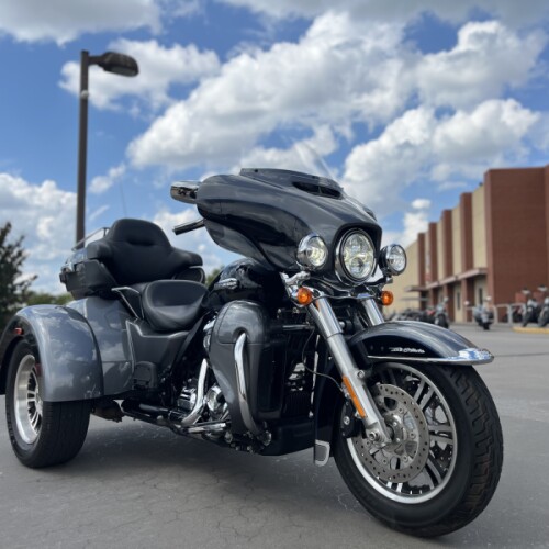 2021 Harley-Davidson® FLHTCUTG Tri Glide® Ultra GAUNT GRY 851563 thumb 3