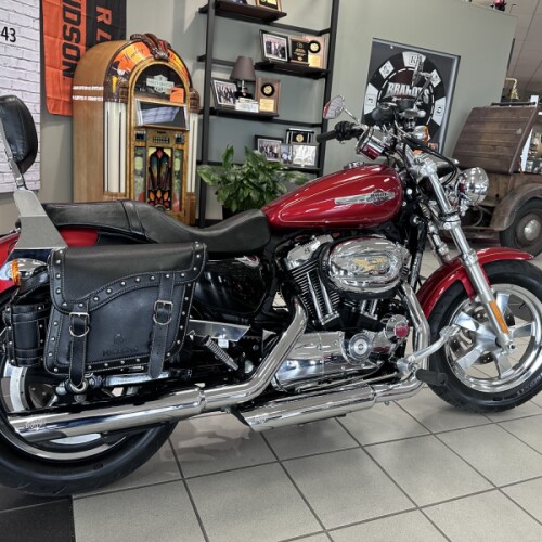2013 Harley-Davidson® 1200 Custom Ember Red Sunglo thumb 2