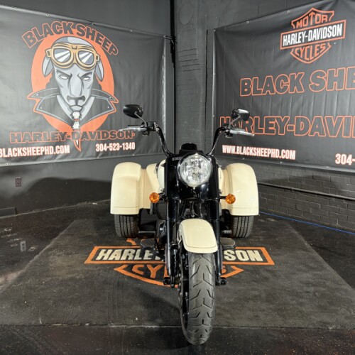 2023 Harley-Davidson® Freewheeler® FLRT thumb 1