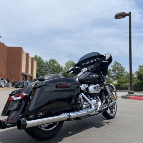 2019 Harley-Davidson® FLHX Street Glide® Vivid Black 680003 thumb 2