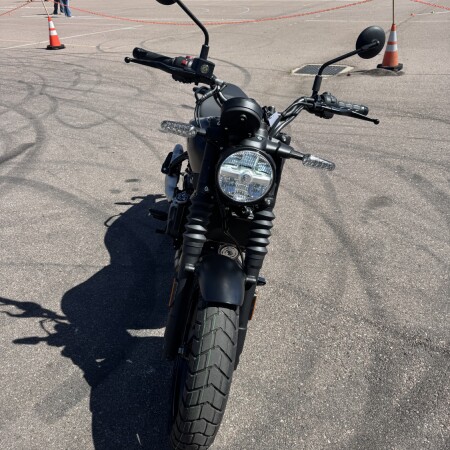 2026 Royal Enfield Guerrilla 450 thumb 2