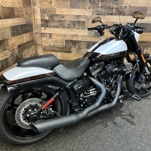 2017 Harley-Davidson® CVO™ Pro Street Breakout® White Gold Pearl/Starfire Black FXSE thumb 0