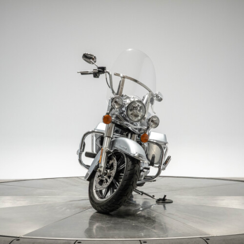 2019 HARLEY-DAVIDSON FLHR ROAD KING in Barracuda Silver thumb 1