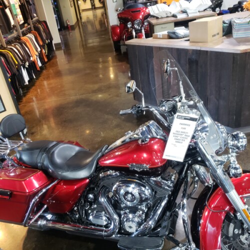 2013 Harley-Davidson® Road King® Classic Ember Red Sunglo thumb 2
