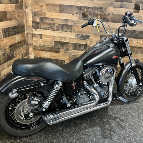 2016 Harley-Davidson® Street Bob® Black Denim FXDB103 thumb 2