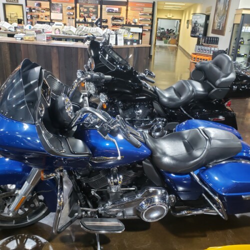 2022 Harley-Davidson® Road Glide® Reef Blue thumb 2