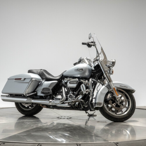 2019 HARLEY-DAVIDSON FLHR ROAD KING in Barracuda Silver thumb 3