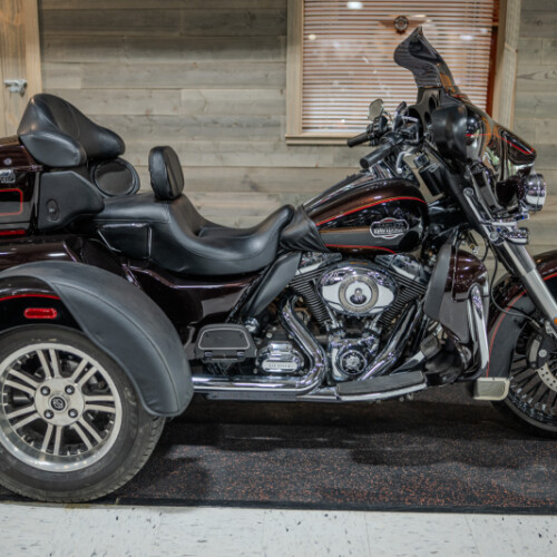 2011 Tri Glide™ Ultra Classic® (FLHTCUTG) thumb 3