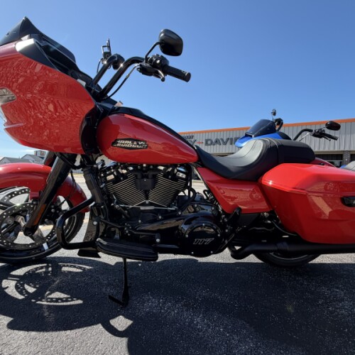 2026 Harley-Davidson® Road Glide® Blood Orange Black Trim thumb 2