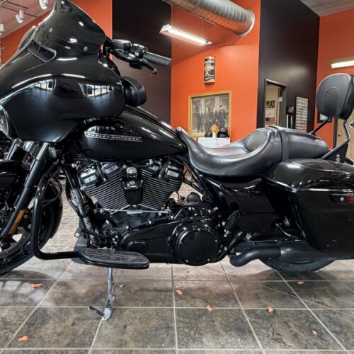 2018 Harley-Davidson® Street Glide® Special Vivid Black thumb 0