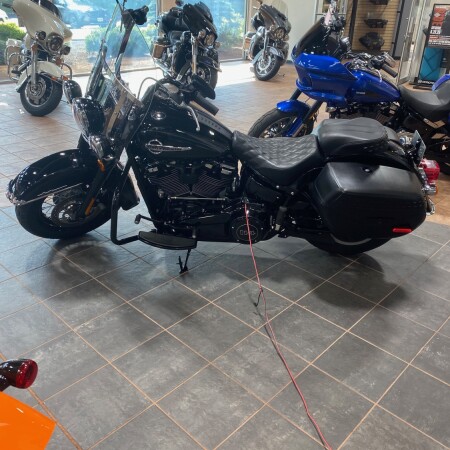  2018 Harley-Davidson® Heritage Classic 114 thumb 3