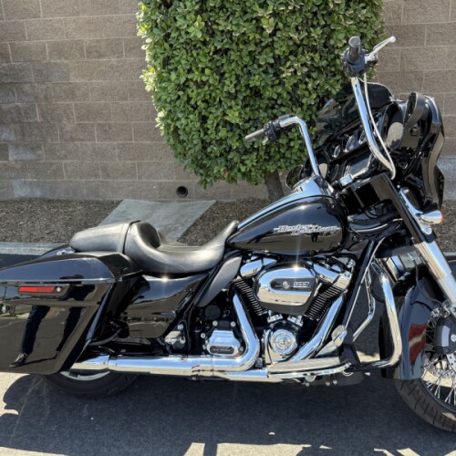 FLHXS 2017 Street Glide® Special thumb 2