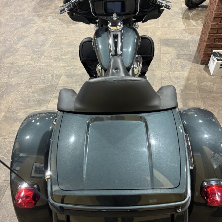 2020 Harley-Davidson® Tri Glide® Ultra Spruce thumb 2