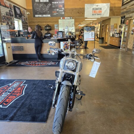 2026 Harley-Davidson® Breakout® DARK BILLARD GRAY thumb 2