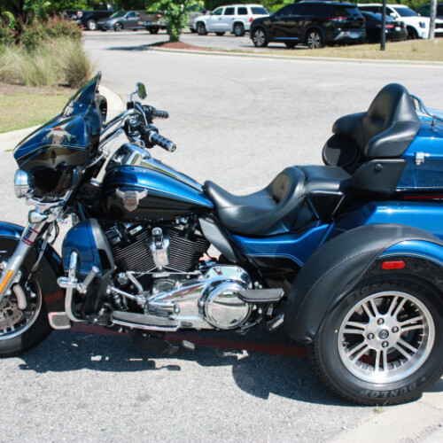 2018 Harley-Davidson® FLHTCUTG Tri Glide® Ultra thumb 0