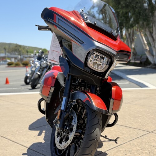 2026 Harley-Davidson® CVO Street Glide Limited Citrus Heat CVO Tri-Tone thumb 2