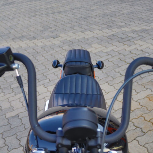 2025 Harley-Davidson® Street Bob™ Vivid Black w/Laced Wheels thumb 1