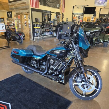 2026 Harley-Davidson® Street Glide®  thumb 3