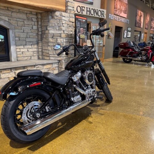 FXBB 2026 Street Bob® thumb 3