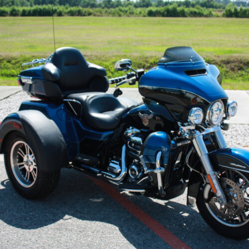 2018 Harley-Davidson® FLHTCUTG Tri Glide® Ultra thumb 3