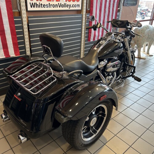 2017 H-D FLRT Freewheeler® 107ci thumb 1