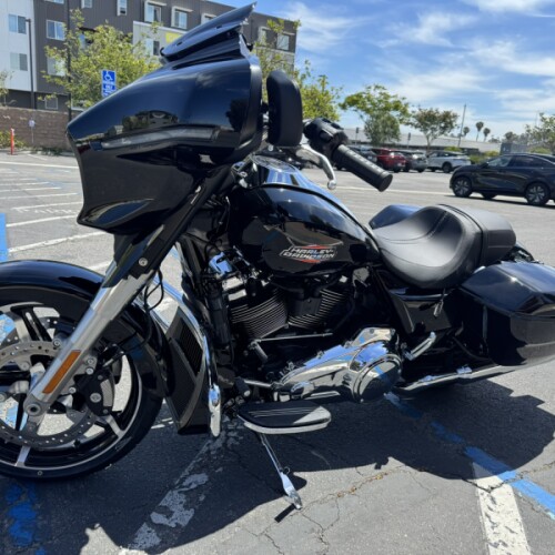 2026 Harley-Davidson® Street Glide® Vivid Black Chrome Trim thumb 2