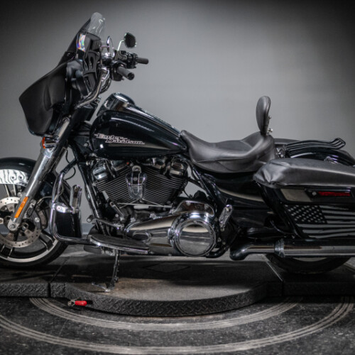 2018 Street Glide® (FLHX) thumb 1