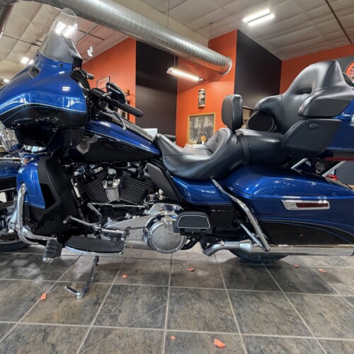 2018 Harley-Davidson® Ultra Limited LGNDBLUSNGL/BLK thumb 0