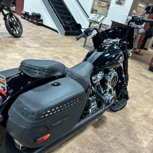  2026 Harley-Davidson® Heritage Classic® thumb 1