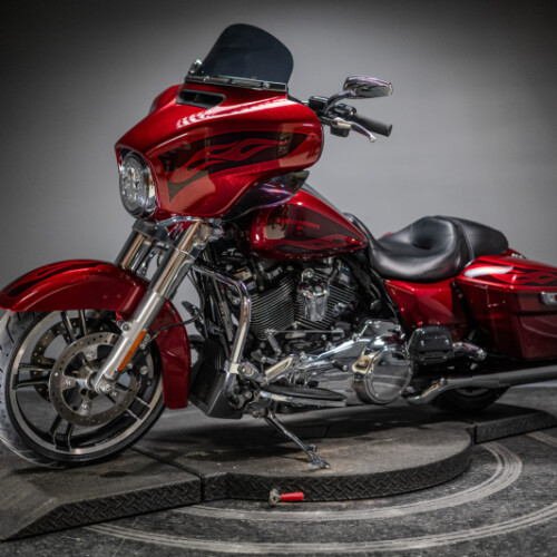 2017 Street Glide® Special (FLHXS) thumb 2