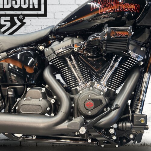 2026 Harley-Davidson® Low Rider® ST Vivid Black Black Trim thumb 1