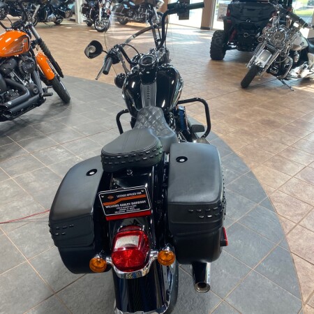  2018 Harley-Davidson® Heritage Classic 114 thumb 1