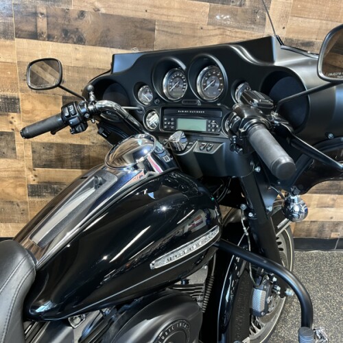 2011 Harley-Davidson® Electra Glide® Ultra Limited Vivid Black FLHTK thumb 0