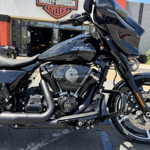 2026 Harley-Davidson® Street Glide® Vivid Black Black Trim thumb 3