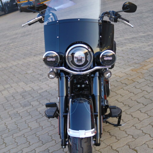 2025 Harley-Davidson® Heritage Classic Vivid Black w/Laced Wheels thumb 2