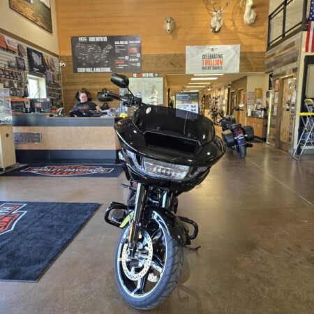 2026 Harley-Davidson® Road Glide®  thumb 2