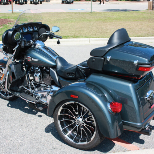 2025 Harley-Davidson® Tri Glide™ Ultra FLHTCUTG thumb 0