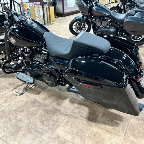 2025 Harley-Davidson<sup>®</sup> Road King<sup>®</sup> Special thumb 1