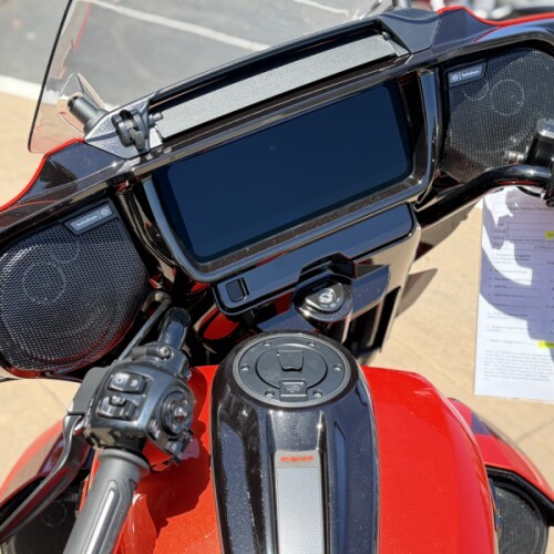 2026 Harley-Davidson® CVO Street Glide Limited Citrus Heat CVO Tri-Tone thumb 1