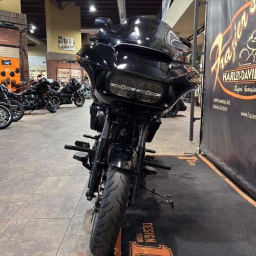 2022 Harley-Davidson® Road Glide® ST BLACK thumb 2
