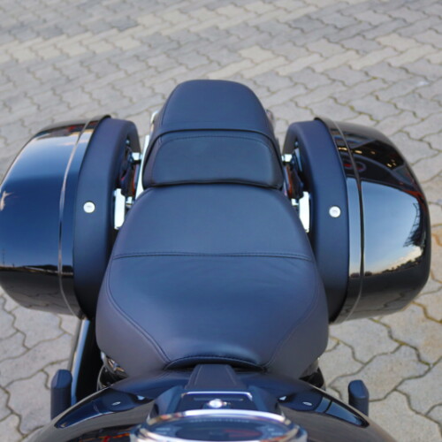 2024 Harley-Davidson® Sport Glide™ Vivid Black thumb 1