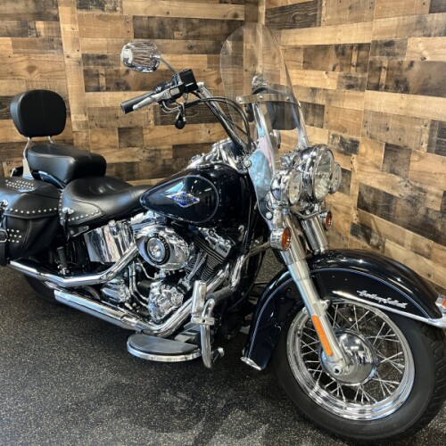 2014 Harley-Davidson® Heritage Softail® Classic Midnight Pearl FLSTC103 thumb 3